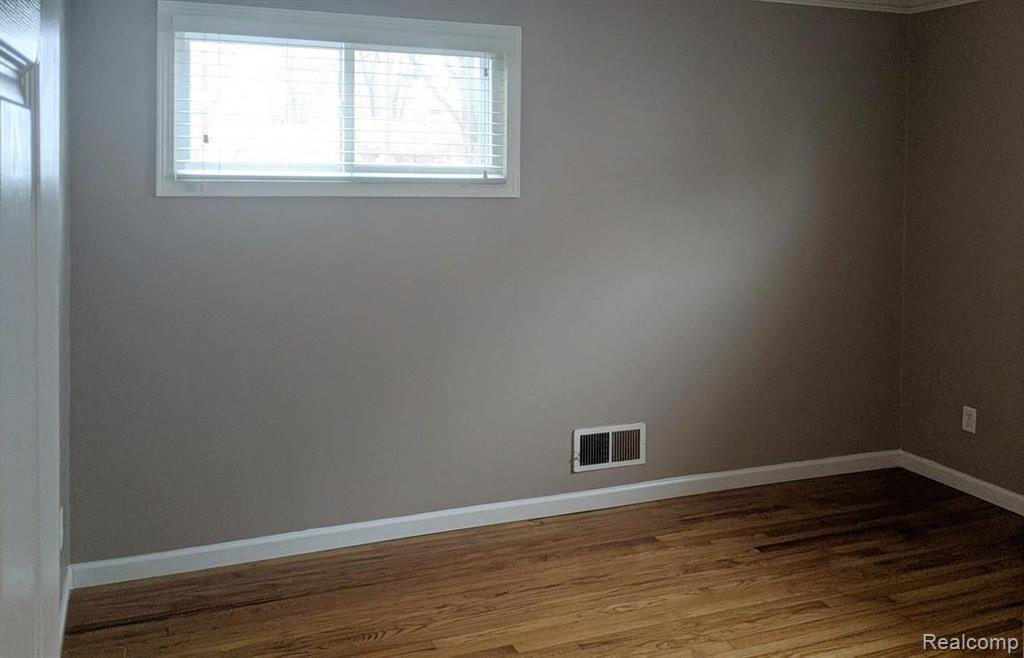 2574 Greenfield Road Berkley, MI 48072 - Photo 8 of 11