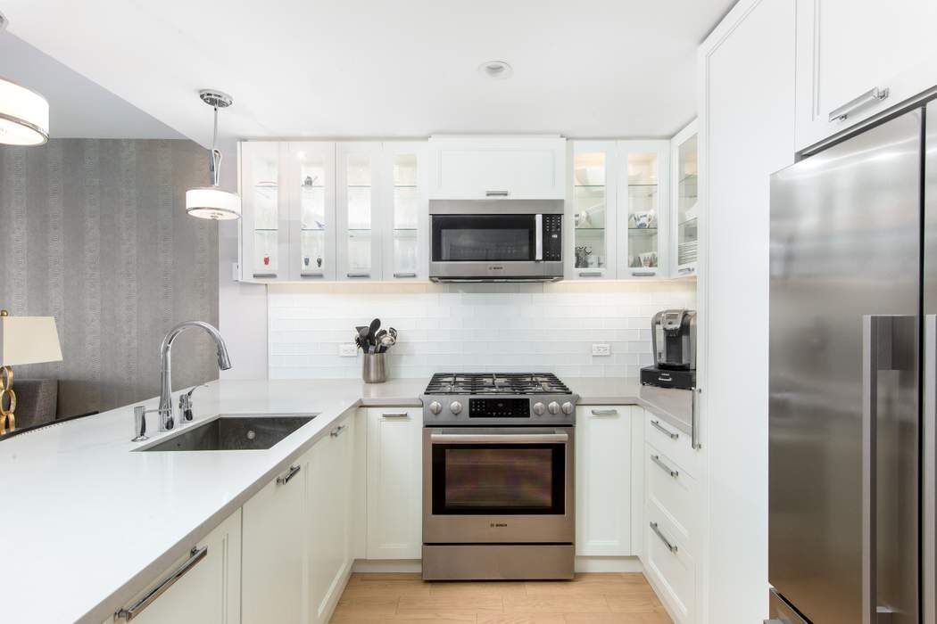 330 East 38th Street, Unit 9P Manhattan, NY 10016 - Photo 5 of 17