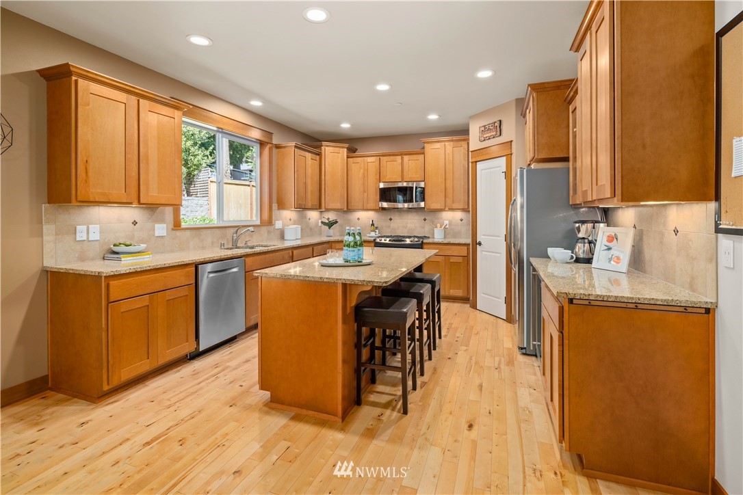 23530 2nd Avenue Southeast Bothell, WA 98021 - Photo 8 of 39