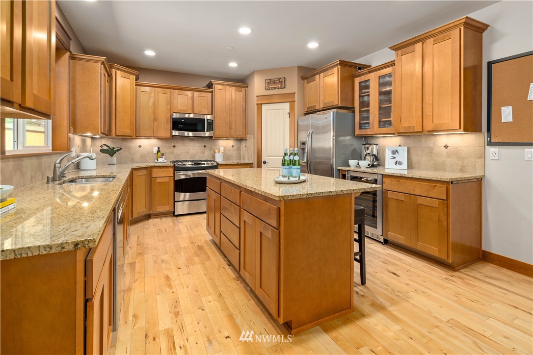 23530 2nd Avenue Southeast Bothell, WA 98021 - Photo 9 of 39