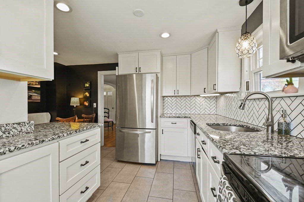 40 Hapgood Road Worcester, MA 01605 - Photo 7 of 38 Gallery Image 7