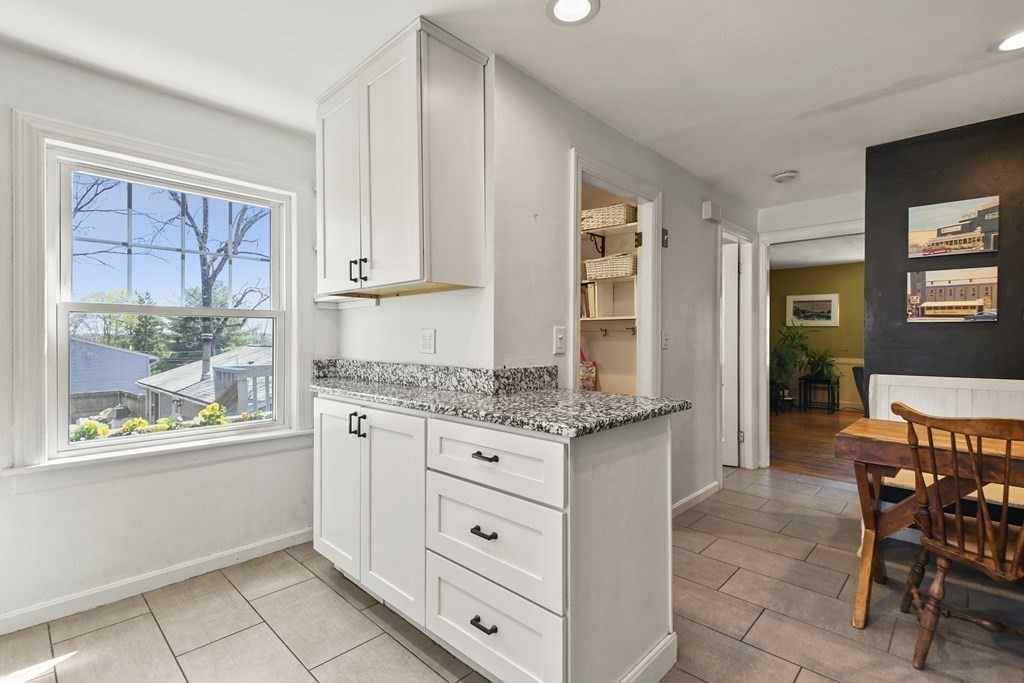 40 Hapgood Road Worcester, MA 01605 - Photo 8 of 38 Gallery Image 8