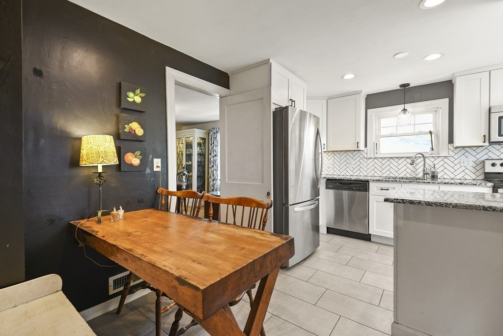 40 Hapgood Road Worcester, MA 01605 - Photo 9 of 38 Gallery Image 9