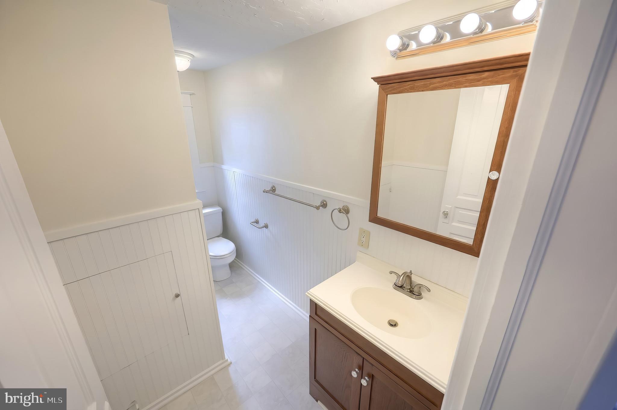 1019 West College Avenue York, PA 17404 - Photo 24 of 31 Full Bath