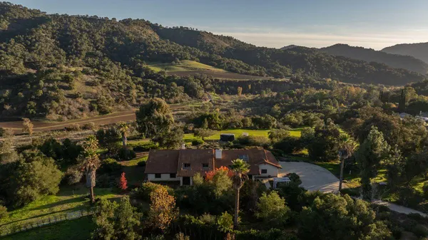 $2,950,000 | 700 Thomas Street, Oak View, CA 93022