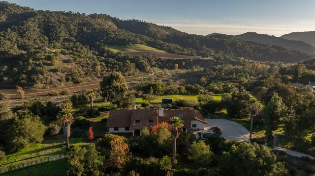 $2,950,000 | 700 Thomas Street, Oak View, CA 93022