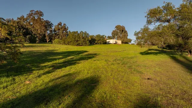 $2,950,000 | 700 Thomas Street, Oak View, CA 93022