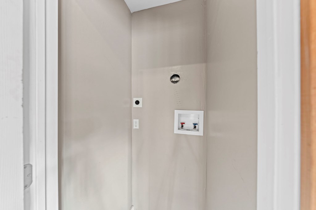 616 Lois Street Kerrville, TX 78028 - Photo 15 of 32 a picture of a wall with a shower