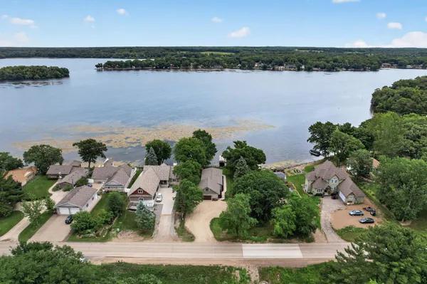 $400,000 | 26521 Fremont Drive, Zimmerman, MN 55398