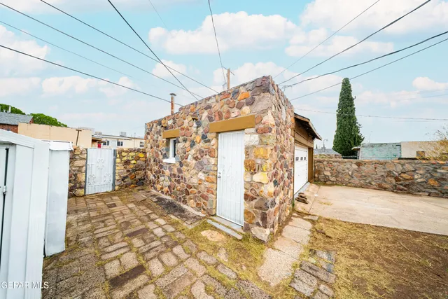 a view of a house with a outdoor space