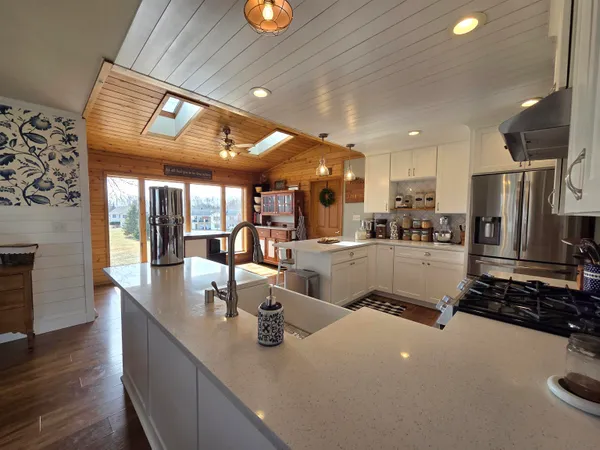 $399,900 | N6769 Donlin Drive, Pardeeville, WI 53954