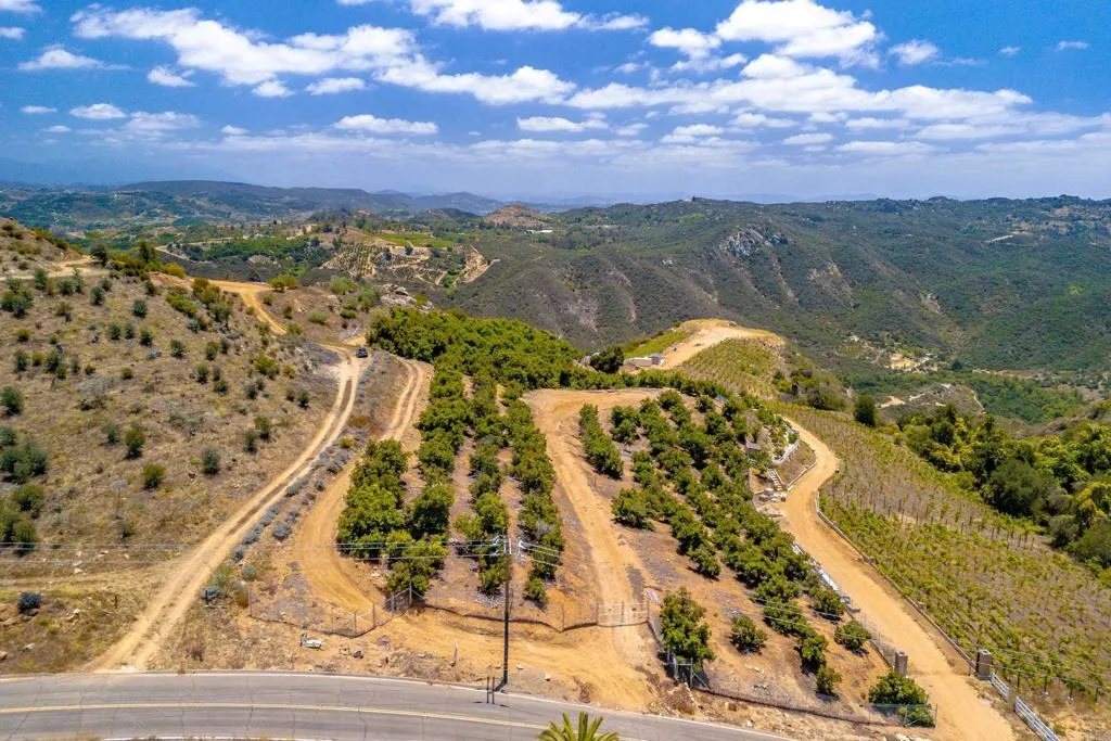 1 Los Gatos Road Temecula, CA 92590 - Photo 3 of 35