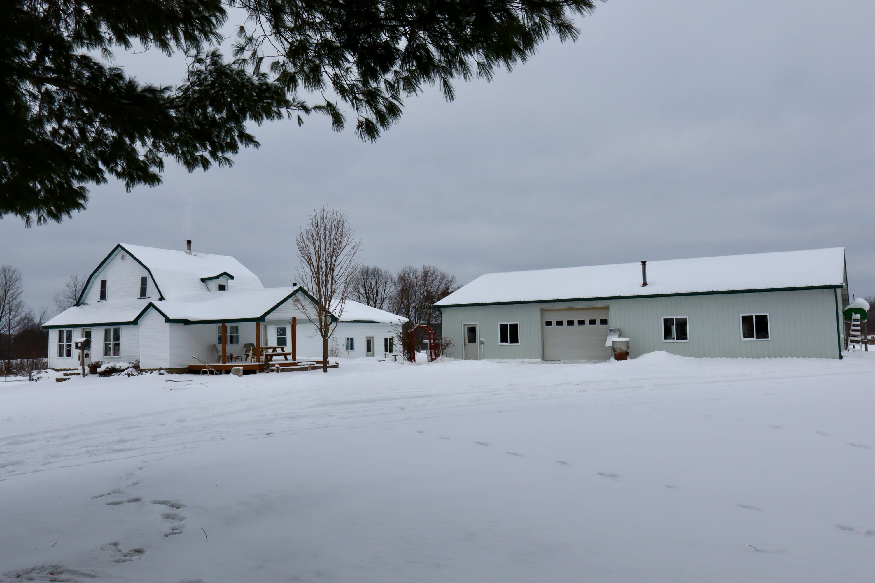 22268 21 Mile Road Tustin, MI 49688 - Photo 1 of 66 001