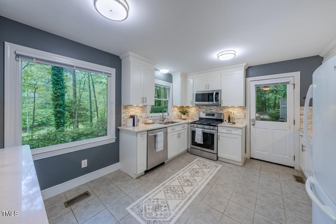 20 Strawberry Ridge Lane Durham, NC 27713 - Photo 18 of 28 Kitchen