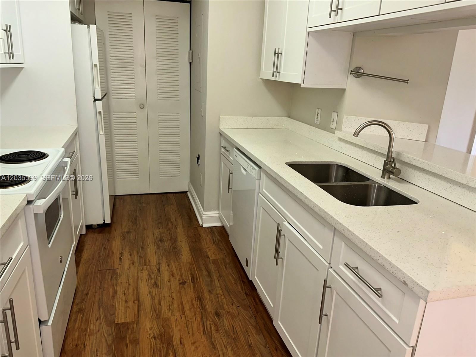 460 South Park Road, Unit 6203 Hollywood, FL 33021 - Photo 5 of 32