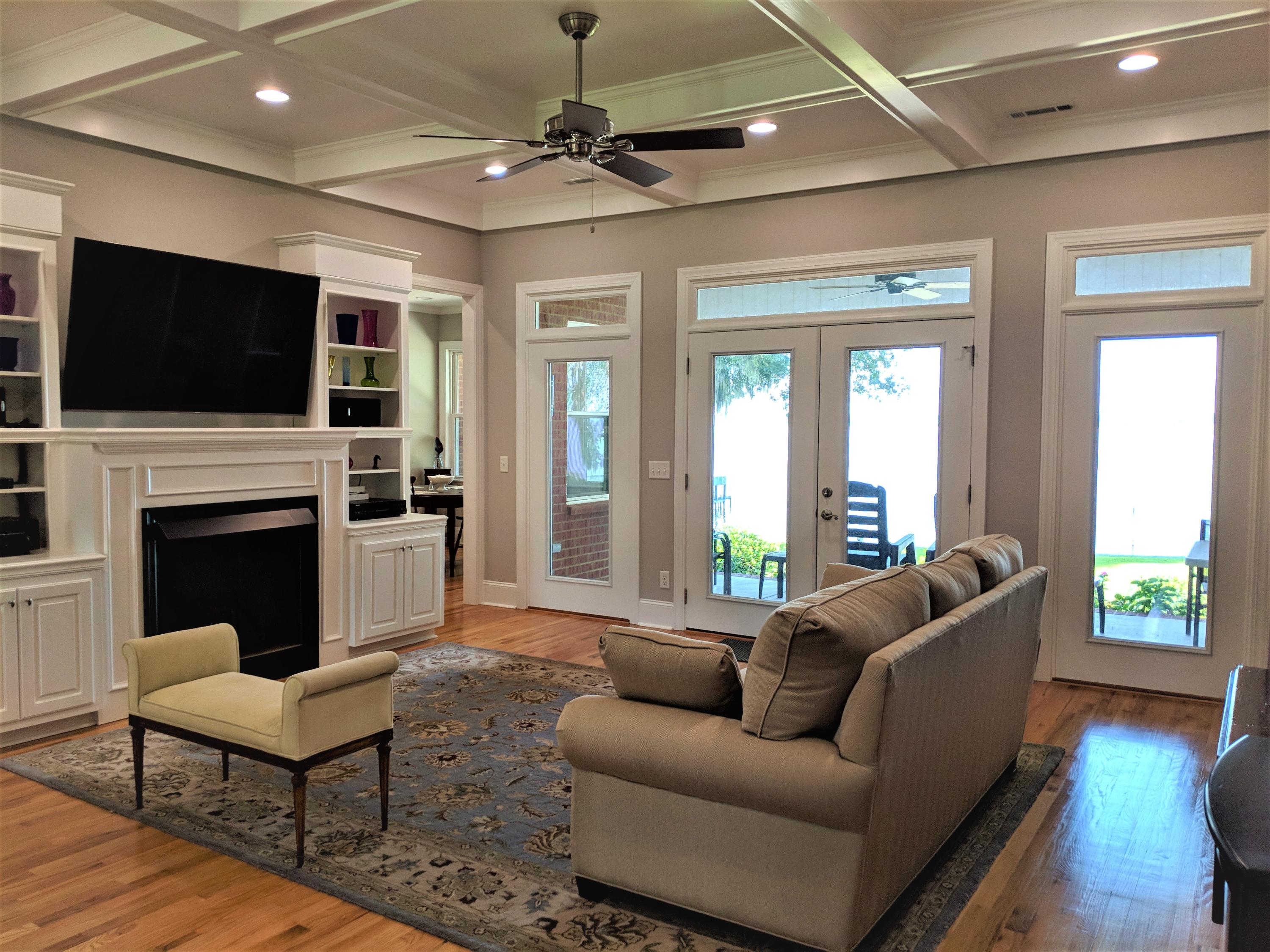 2544 Princess Pond Road Summerton, SC 29148 - Photo 8 of 36 Living Room