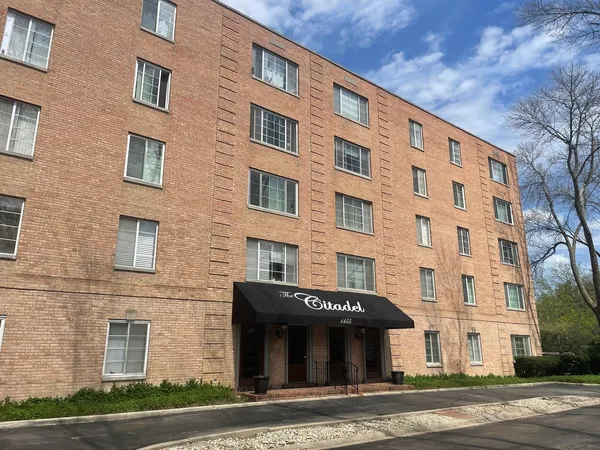 $1,400 | 1455 Shermer Road, Unit 206C, Northbrook, IL 60062