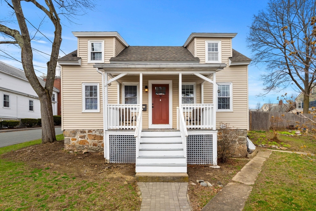 39 Chestnut Street Peabody, MA 01960 - Photo 2 of 42