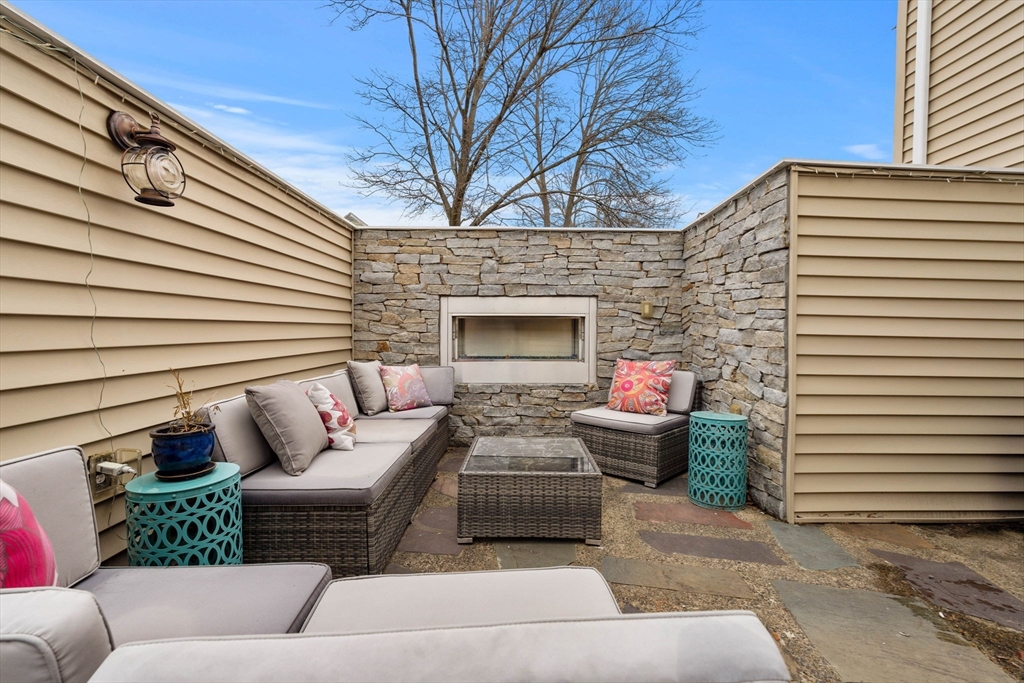 39 Chestnut Street Peabody, MA 01960 - Photo 26 of 42