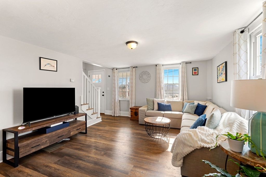 39 Chestnut Street Peabody, MA 01960 - Photo 5 of 42