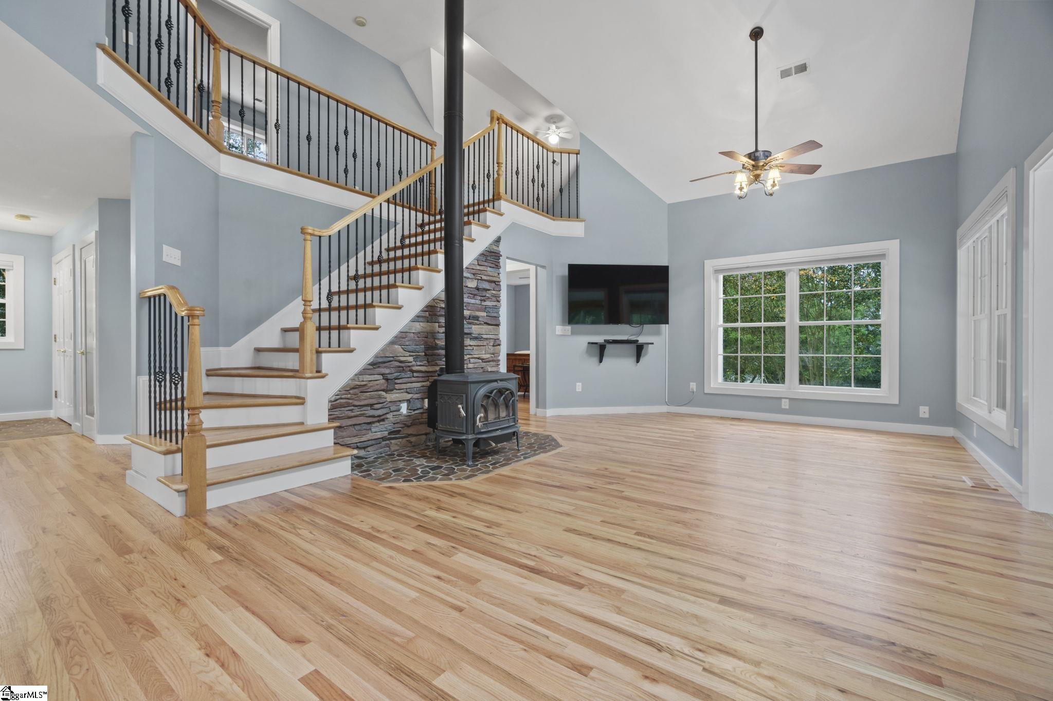 198 Rosa Lane Simpsonville, SC 29681 - Photo 3 of 24 Gallery Image 3