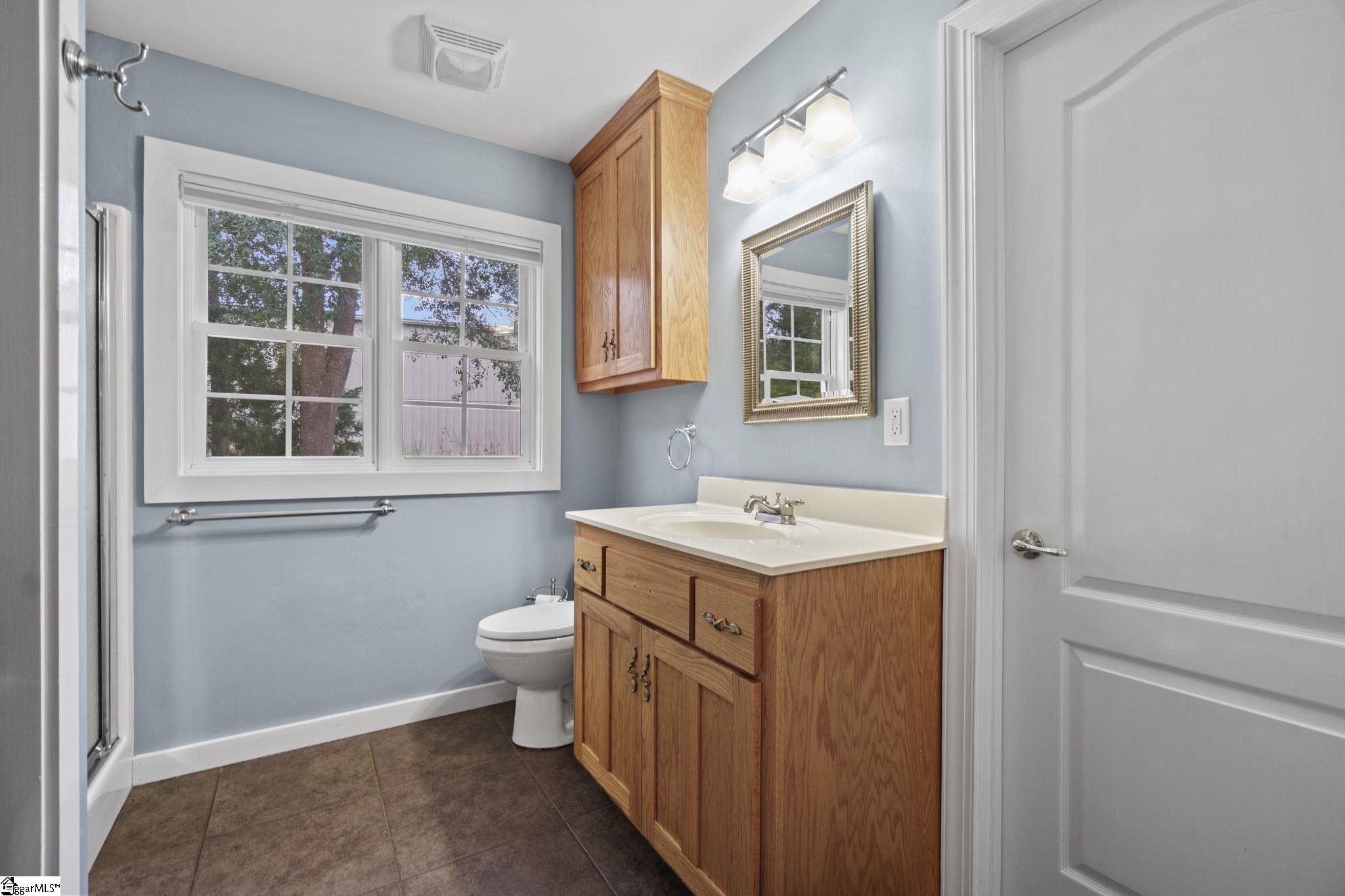 198 Rosa Lane Simpsonville, SC 29681 - Photo 8 of 24 Gallery Image 8