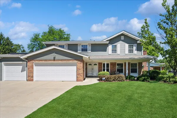 $875,000 | 1660 Clavinia Avenue, Deerfield, IL 60015