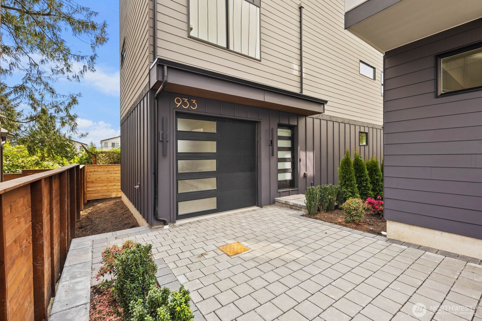 933 North 87th Street Seattle, WA 98103 - Photo 31 of 38