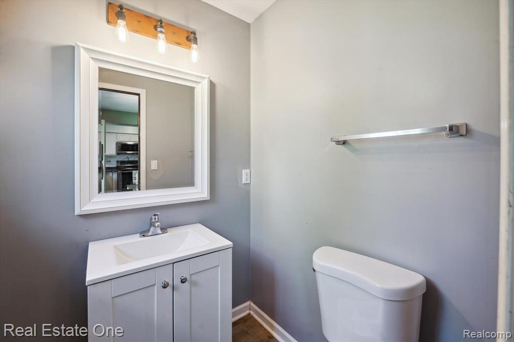2015 Welch Road Walled Lake, MI 48390 - Photo 9 of 22 Gallery Image 9