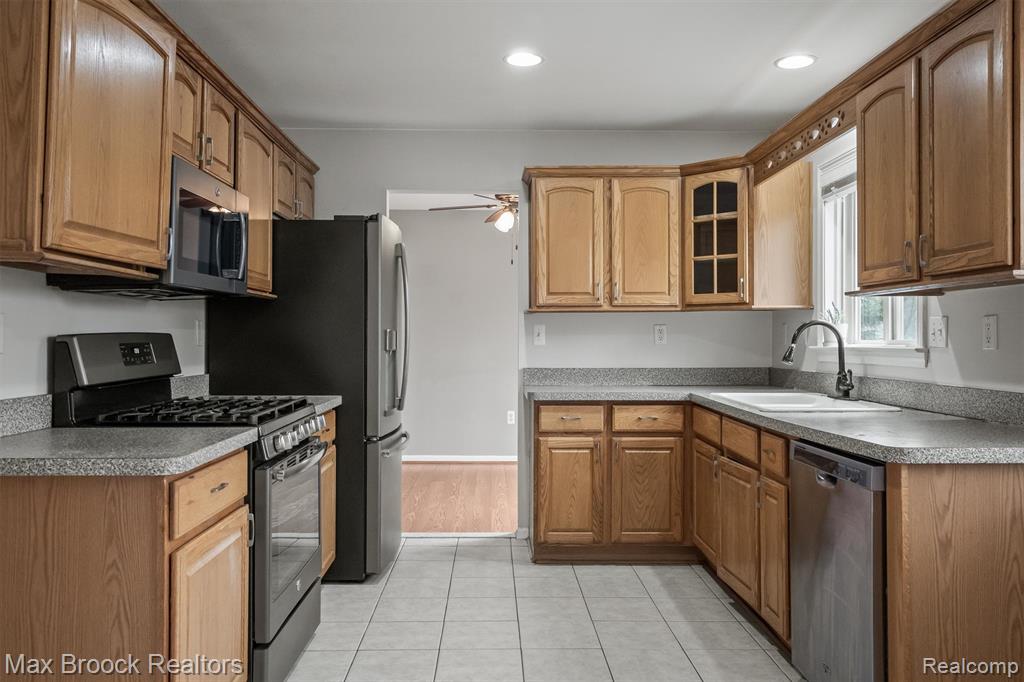 3441 West Auburn Road Rochester Hills, MI 48309 - Photo 14 of 34