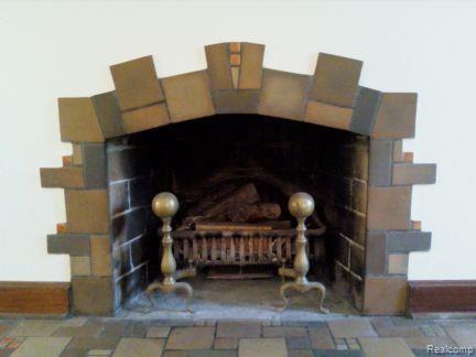 125 Cambridge Boulevard Pleasant Ridge, MI 48069 - Photo 4 of 13 Fireplace