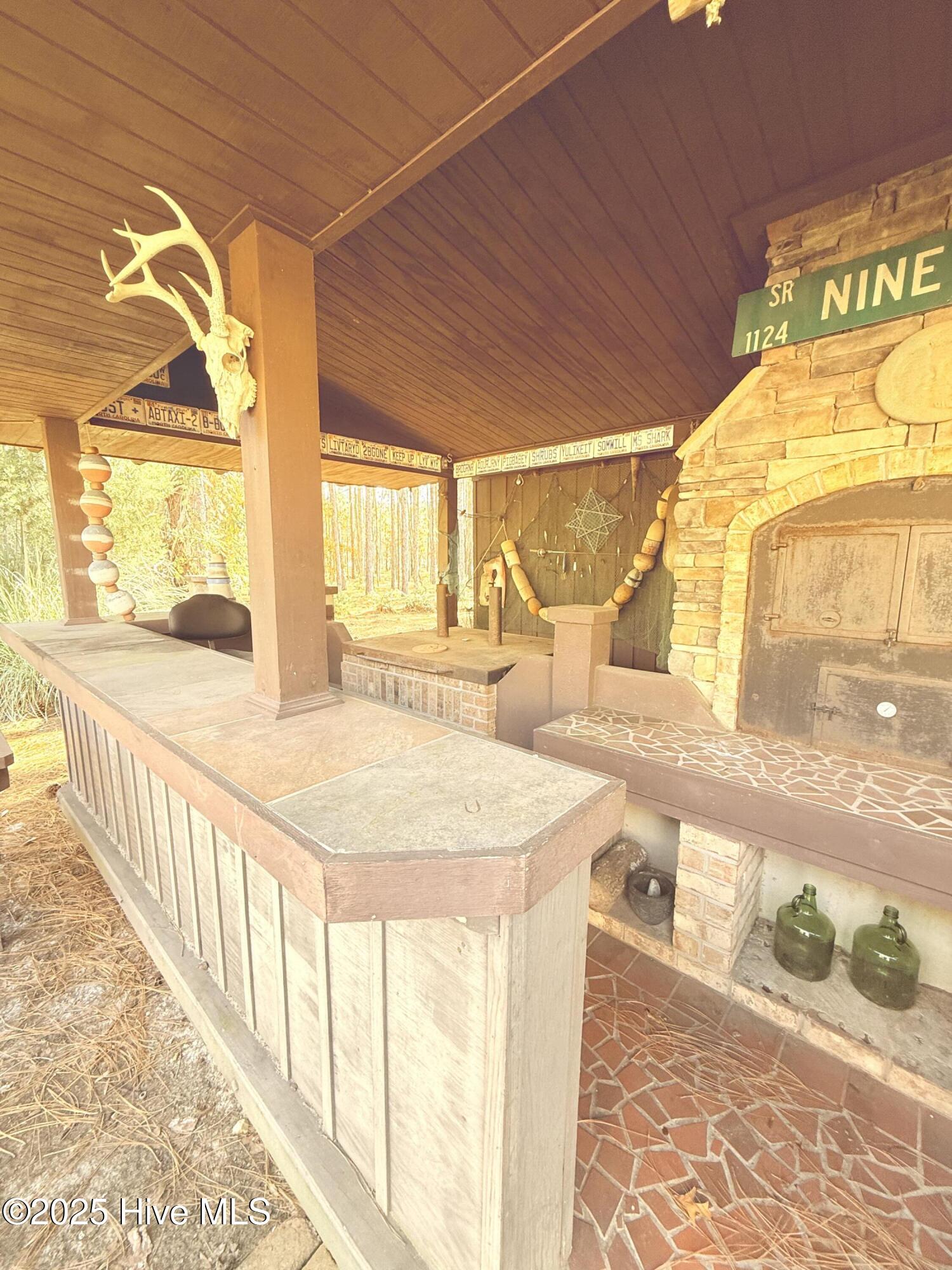 531 Eagle Road Newport, NC 28570 - Photo 8 of 16 Outdoor Kitchen Bar