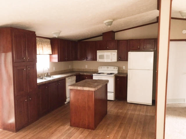 1732 River Road McClellanville, SC 29458 - Photo 6 of 17 Kitchen