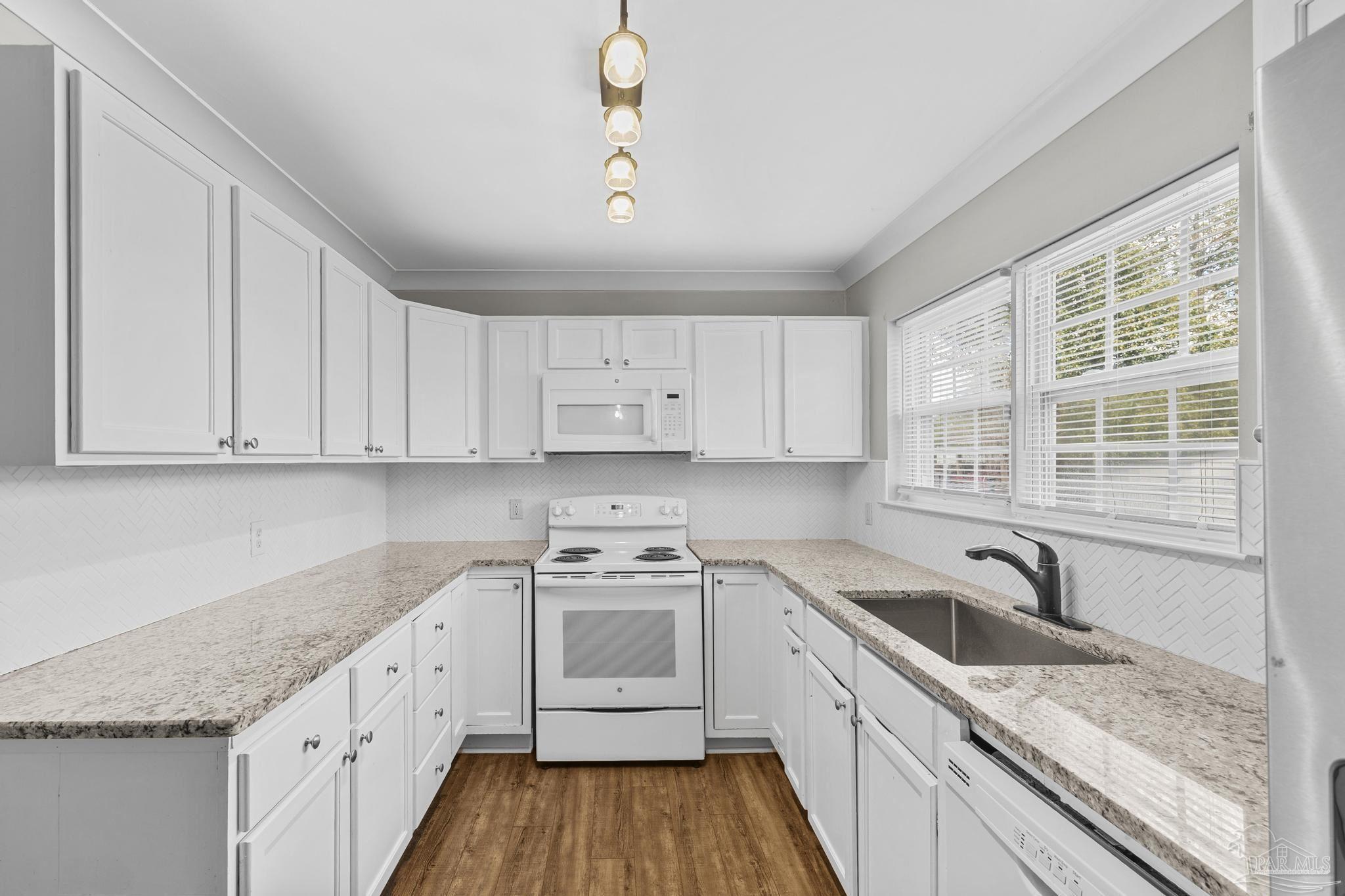 3844 Stefani Road Cantonment, FL 32533 - Photo 11 of 51 Gallery Image 11