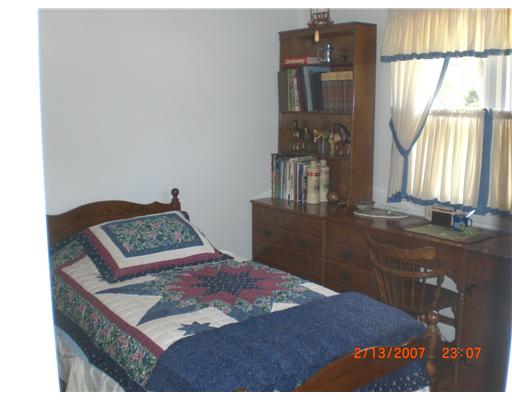 16 Baldwin Road Warwick, RI 02886 - Photo 6 of 12 Bedroom.