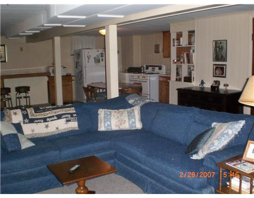 16 Baldwin Road Warwick, RI 02886 - Photo 9 of 12 Den/Family/Great Room.