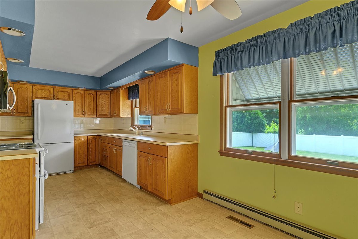 904 Obrien Street Harvard, IL 60033 - Photo 8 of 35