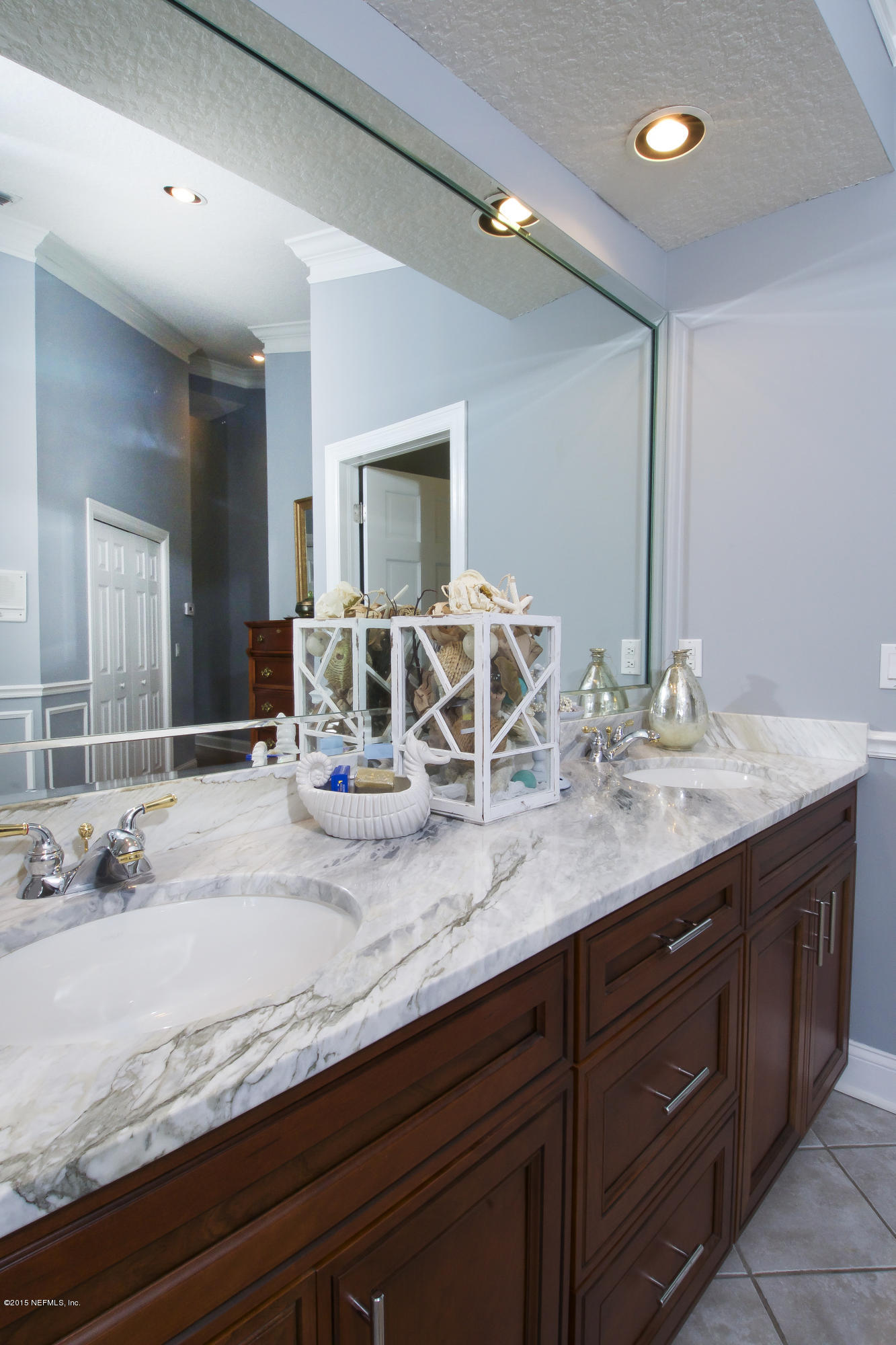 71 Cat Road Ponte Vedra Beach, FL 32082 - Photo 17 of 33 Custom Cabinets with Marble Countertops