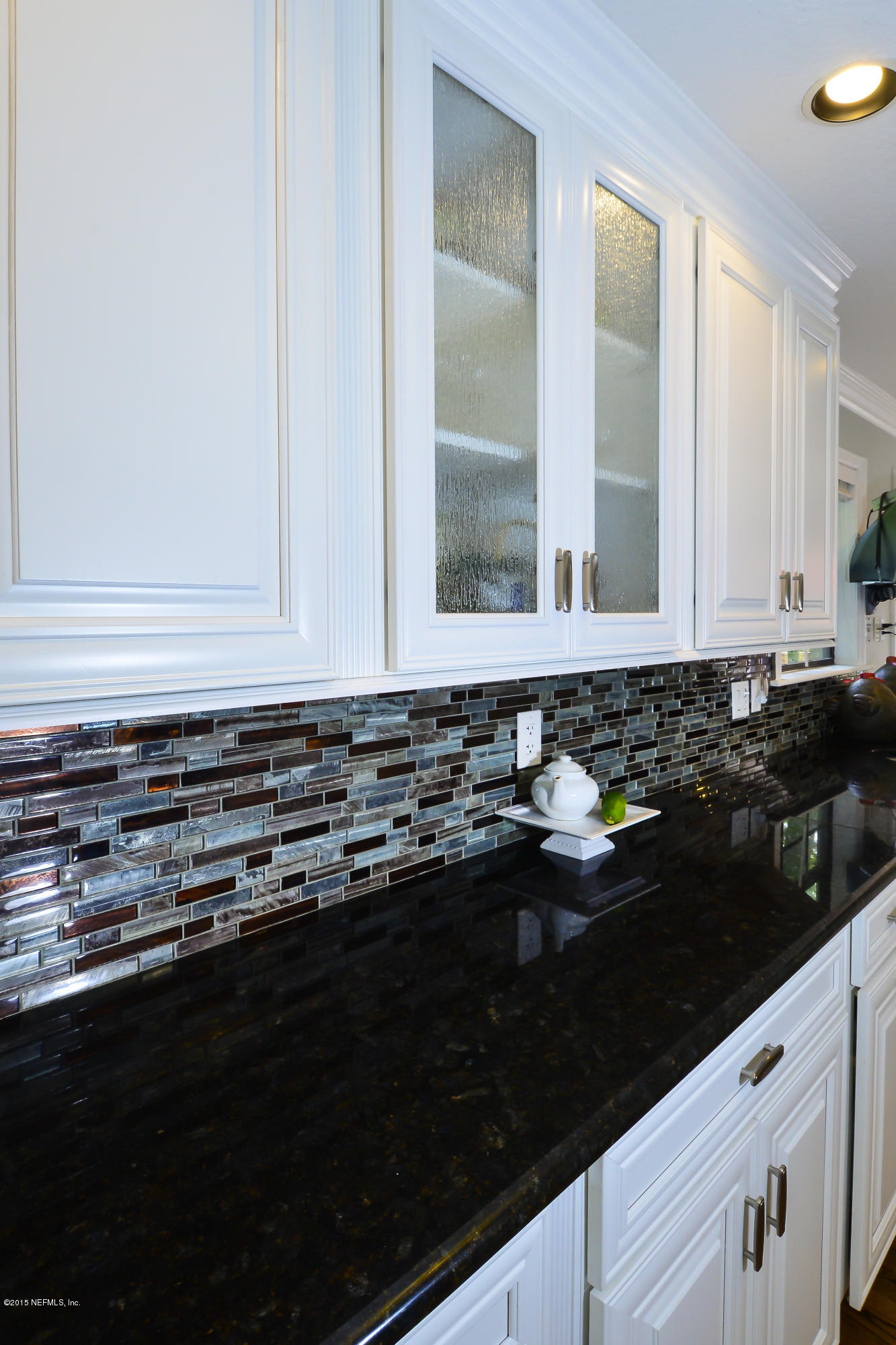 71 Cat Road Ponte Vedra Beach, FL 32082 - Photo 7 of 33 Glass Tile Backsplash