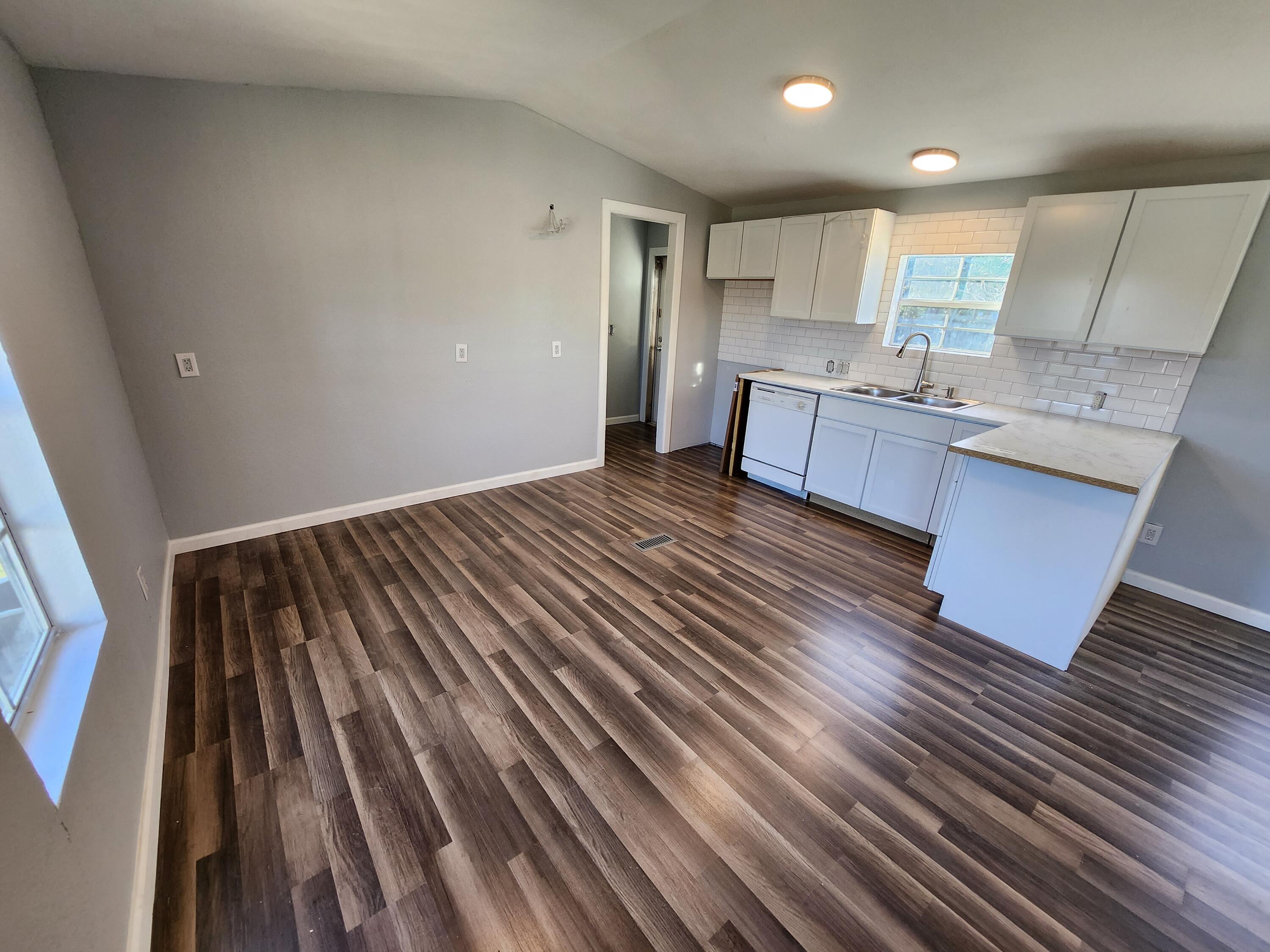 4883 Whitewood Road Gulf Breeze, FL 32563 - Photo 5 of 36 20230315_082755