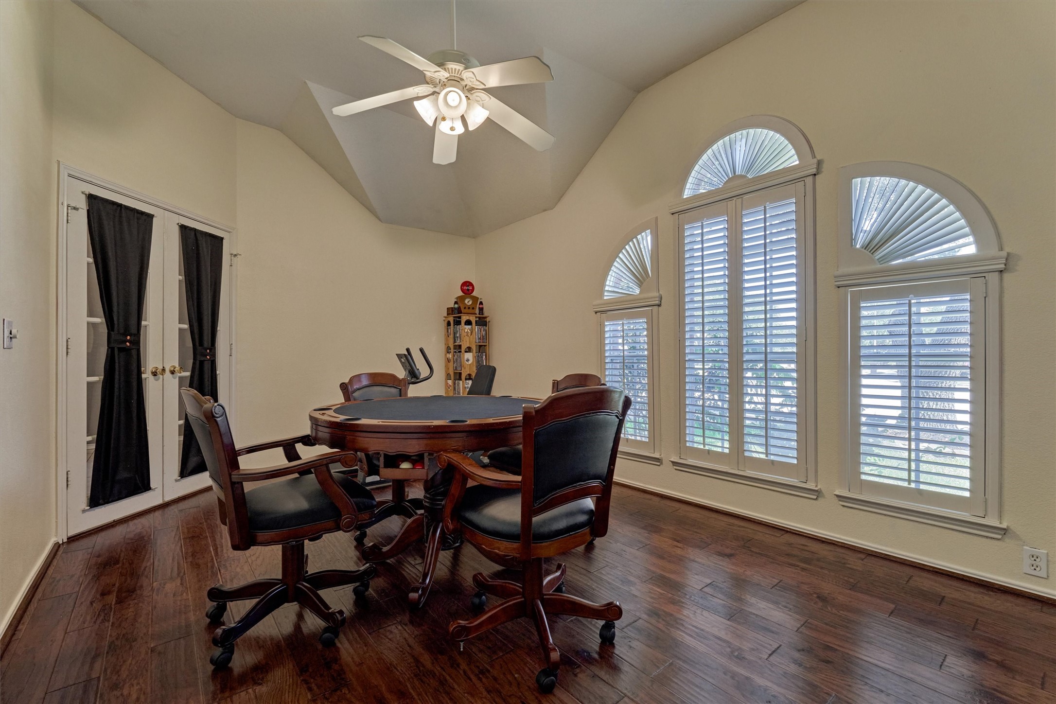 20835 Louetta Oak Drive Spring, TX 77388 - Photo 16 of 39 a view of a dining room with furniture and chandelier