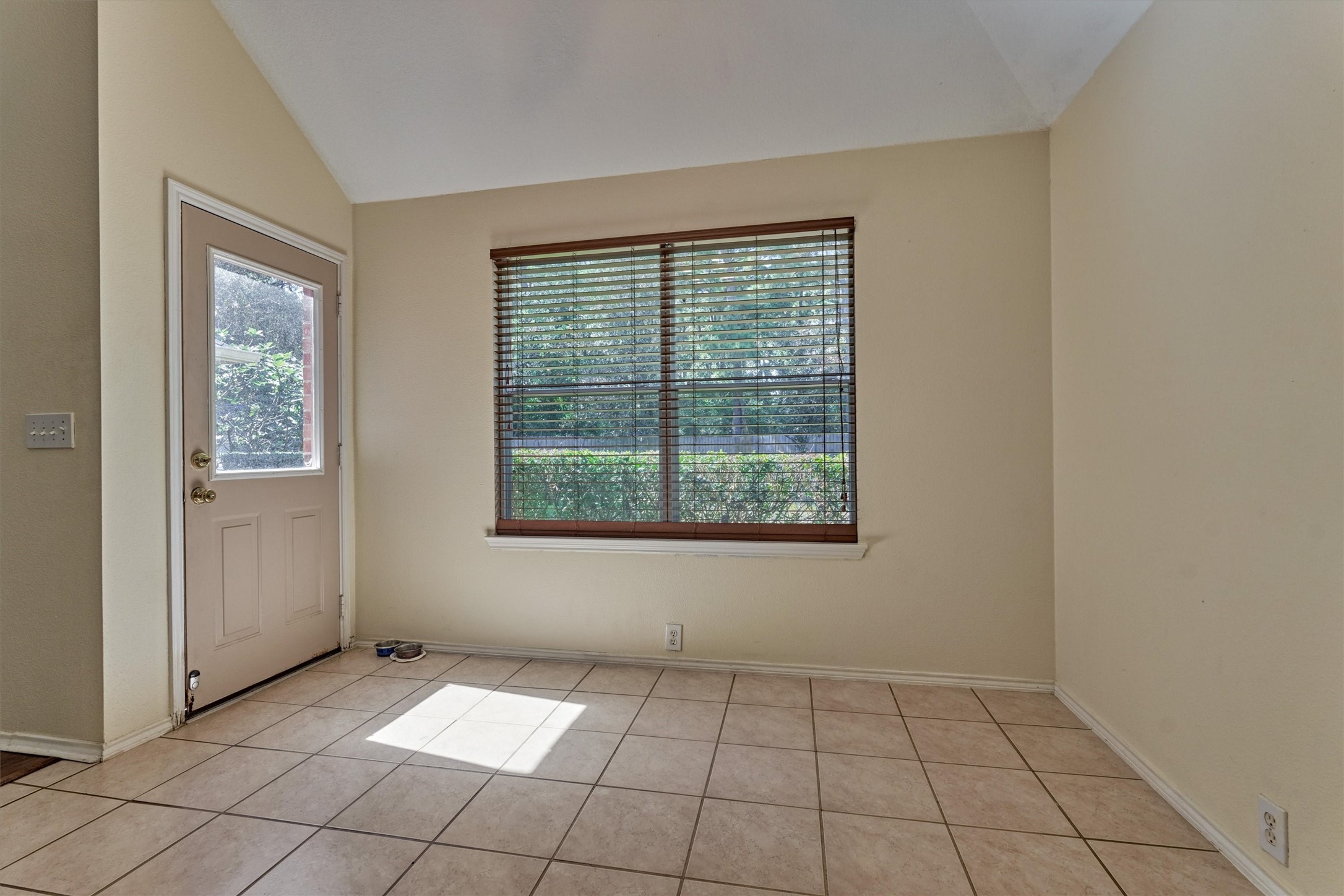 20835 Louetta Oak Drive Spring, TX 77388 - Photo 29 of 39 a view of an empty room with a window