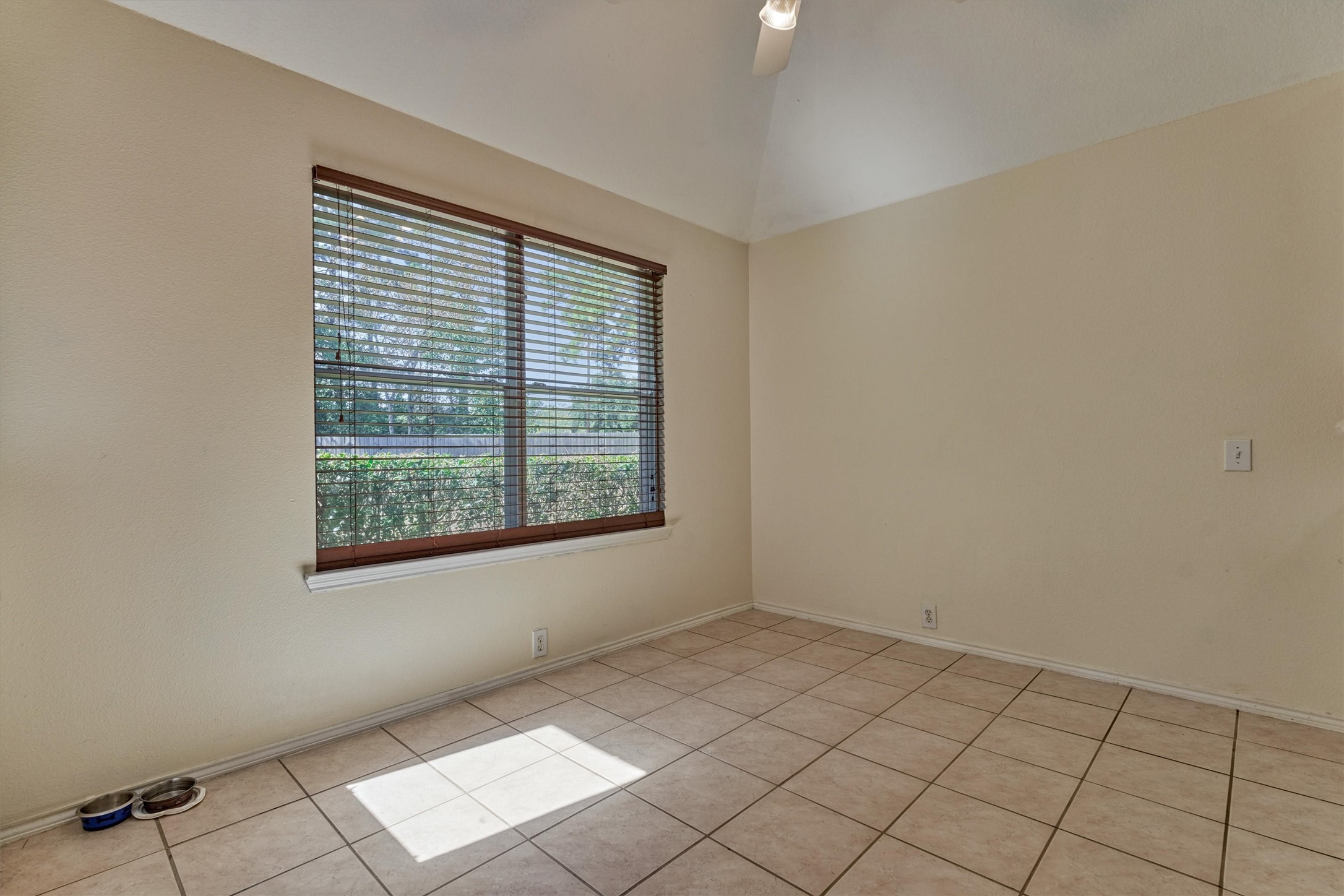 20835 Louetta Oak Drive Spring, TX 77388 - Photo 30 of 39 a view of an empty room with window
