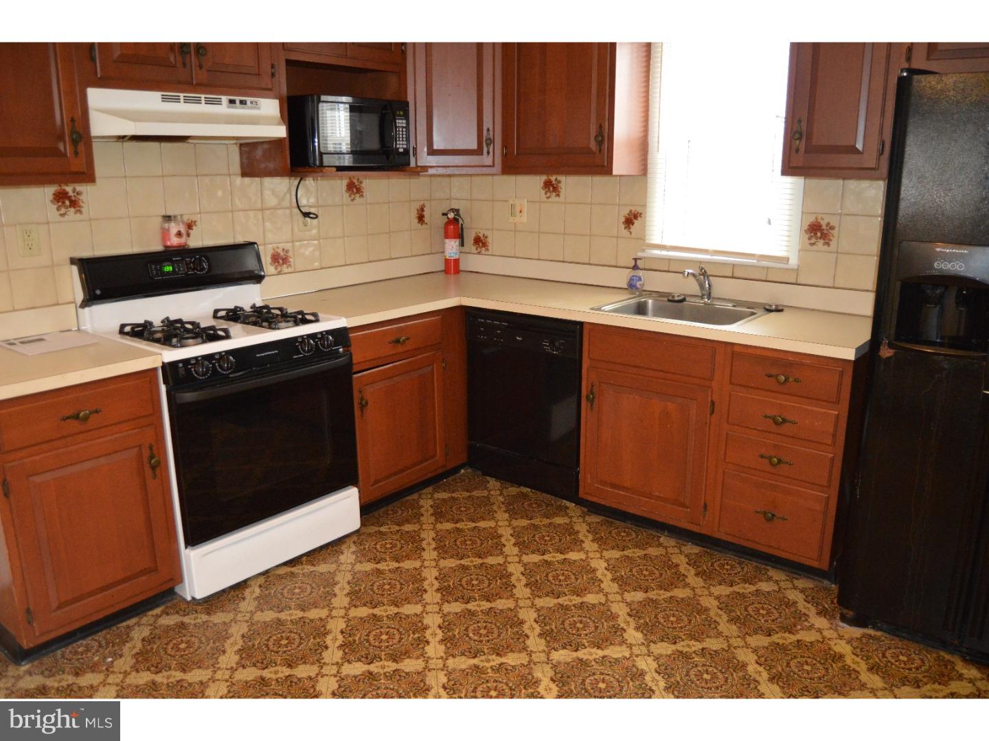 7411 Barclay Road Cheltenham, PA 19012 - Photo 8 of 23 Gallery Image 8