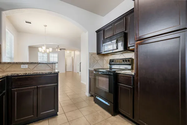 $1,995 | 711 Katmai Circle, Pflugerville, TX 78660