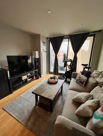 $3,100 | 691 Massachusetts Avenue, Unit 302, Boston, MA 02118