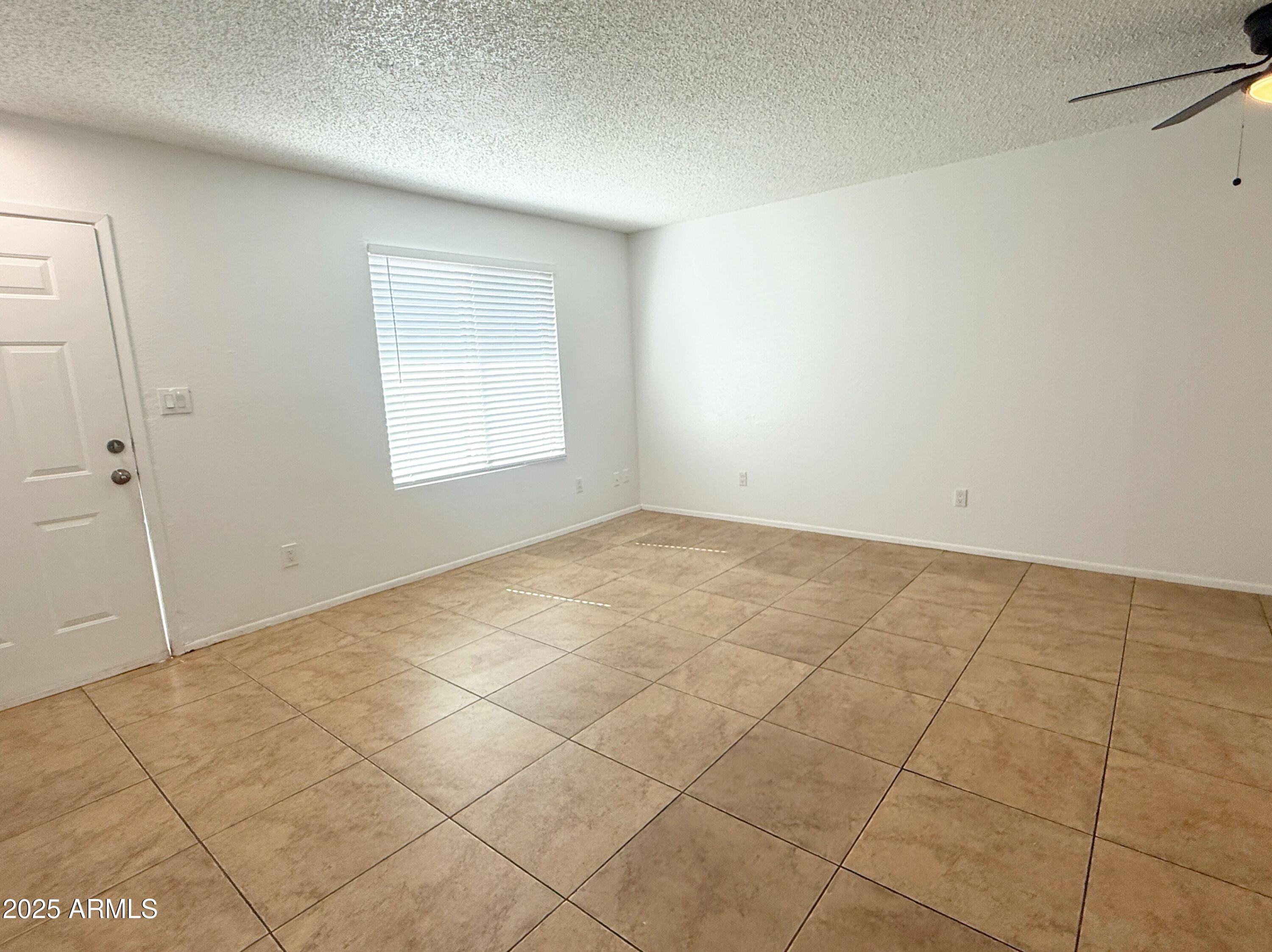 498 East Mesquite Avenue, Unit 4 Apache Junction, AZ 85119 - Photo 3 of 13