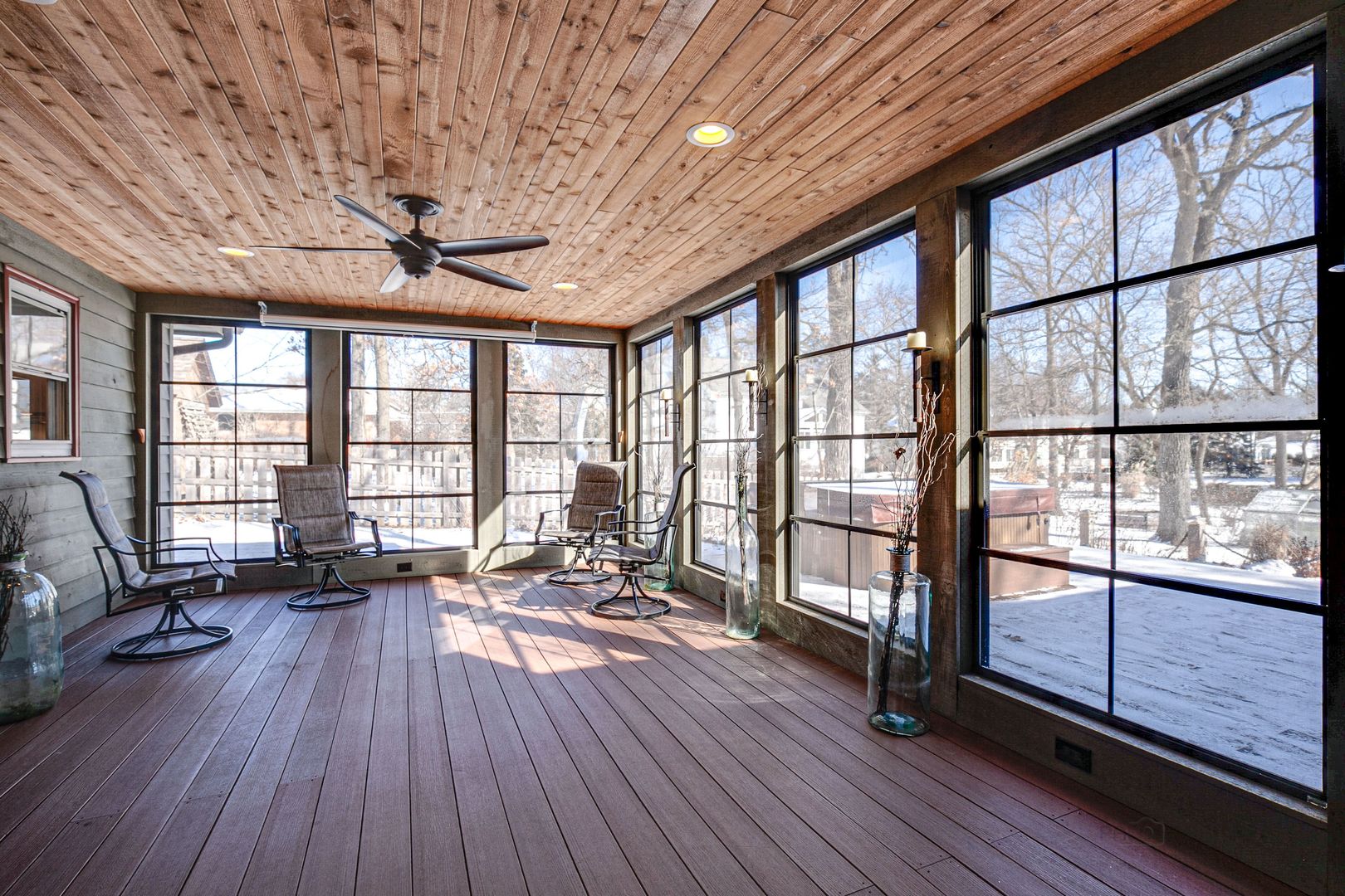 700 West Center Road Palatine, IL 60074 - Photo 12 of 32 a living room with a large window
