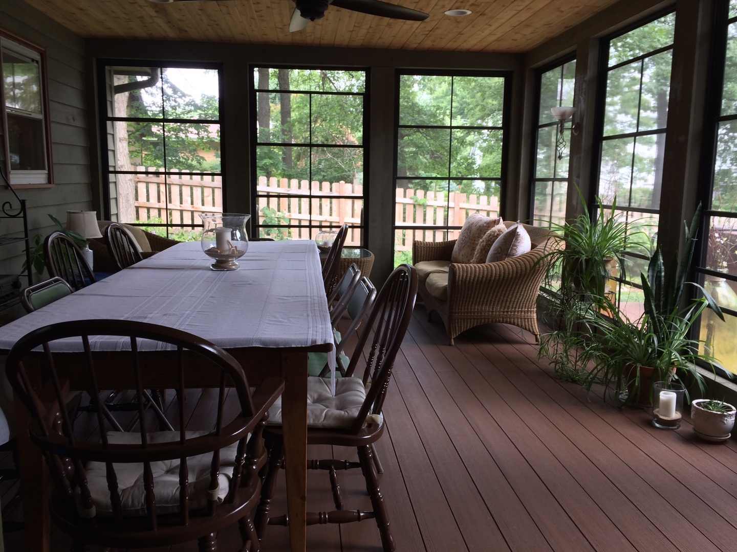 700 West Center Road Palatine, IL 60074 - Photo 14 of 32 a view of a dining room with furniture window and outside view