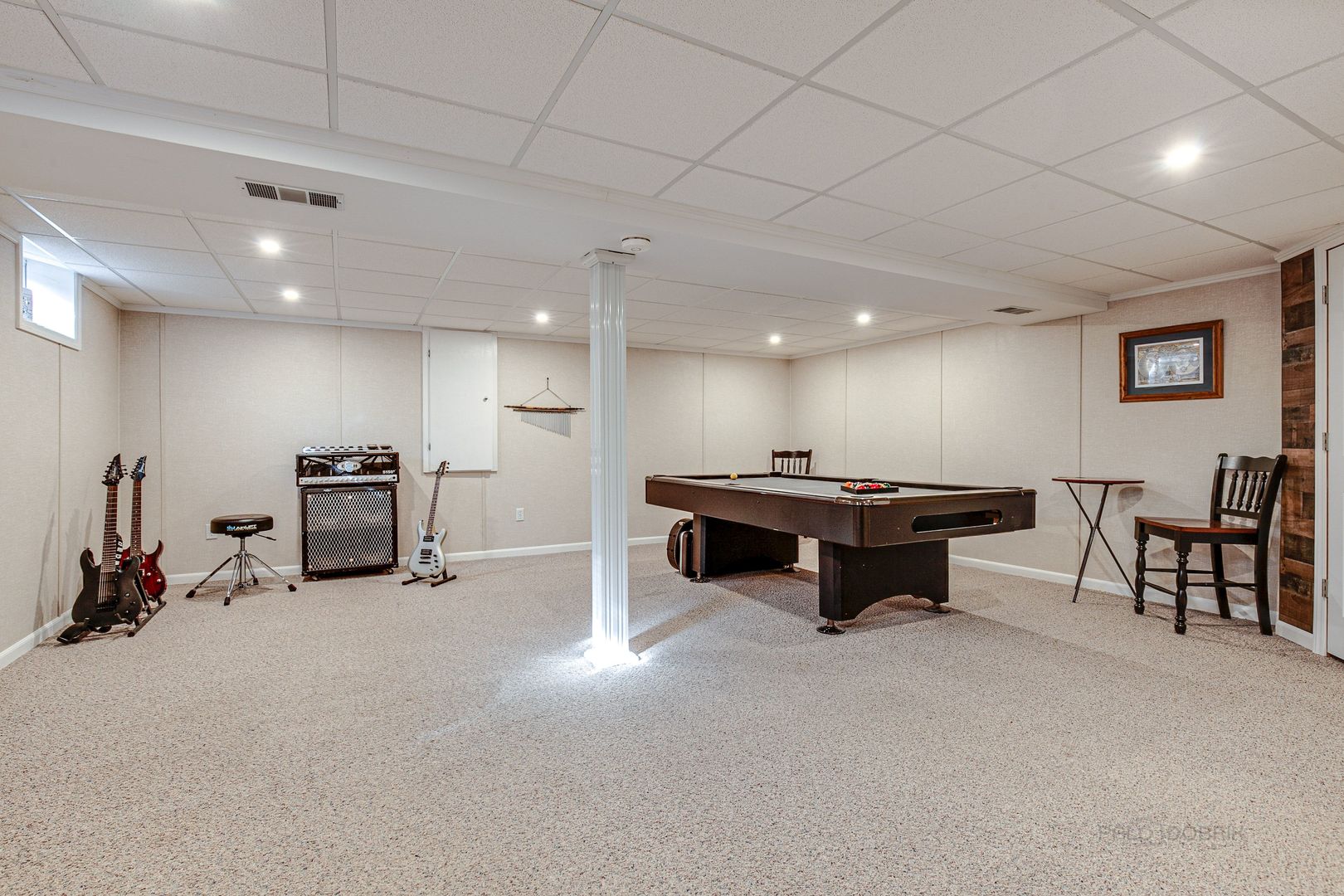 700 West Center Road Palatine, IL 60074 - Photo 24 of 32 a living room with furniture and a pool table